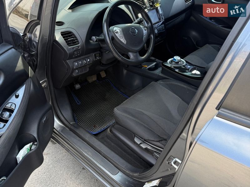 Хэтчбек Nissan Leaf 2016 в Киеве