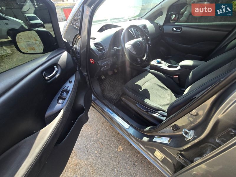 Хэтчбек Nissan Leaf 2015 в Одессе