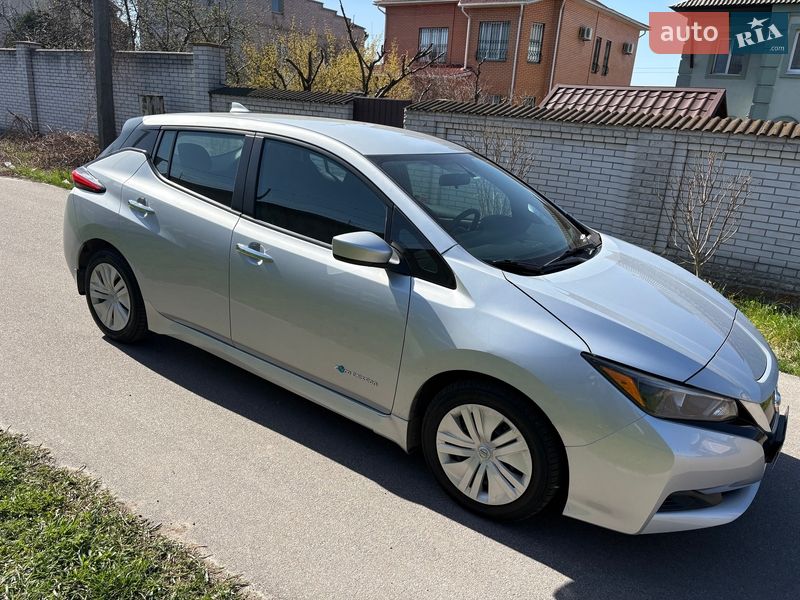 Хэтчбек Nissan Leaf 2018 в Киеве фото 5 Хэтчбек Nissan Leaf 2018 в Киеве