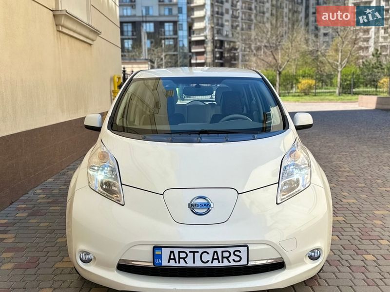 Хэтчбек Nissan Leaf 2012 в Одессе