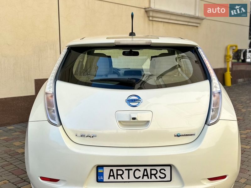 Хэтчбек Nissan Leaf 2012 в Одессе