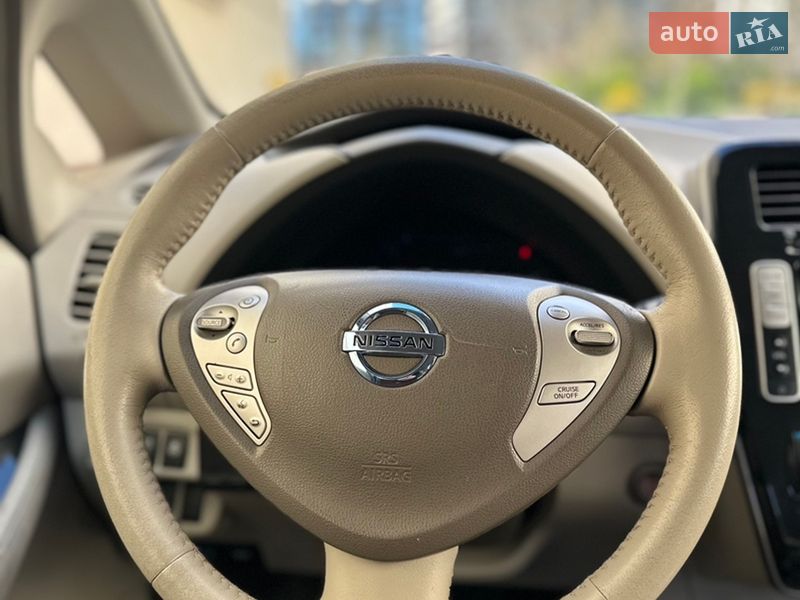 Хэтчбек Nissan Leaf 2012 в Одессе
