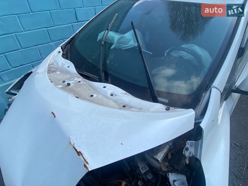 Хэтчбек Nissan Leaf 2013 в Житомире фото 5 Хэтчбек Nissan Leaf 2013 в Житомире