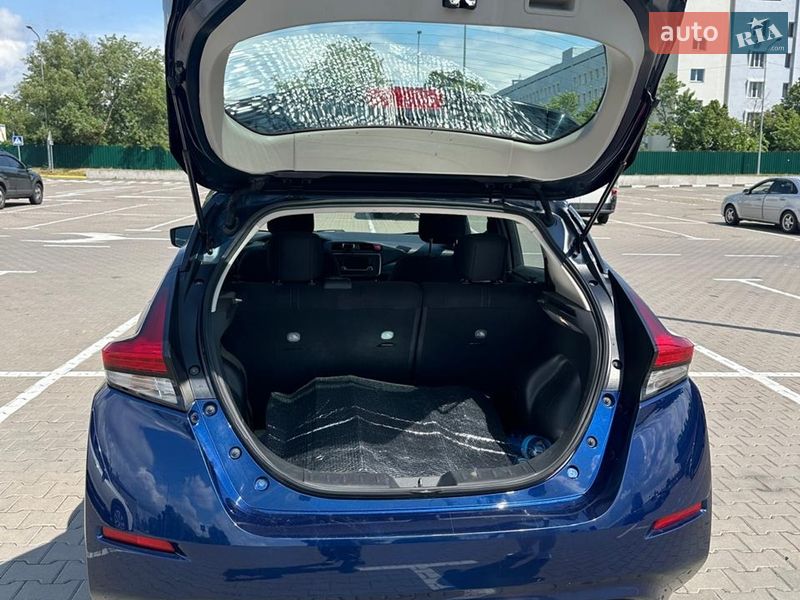 Хэтчбек Nissan Leaf 2018 в Киеве