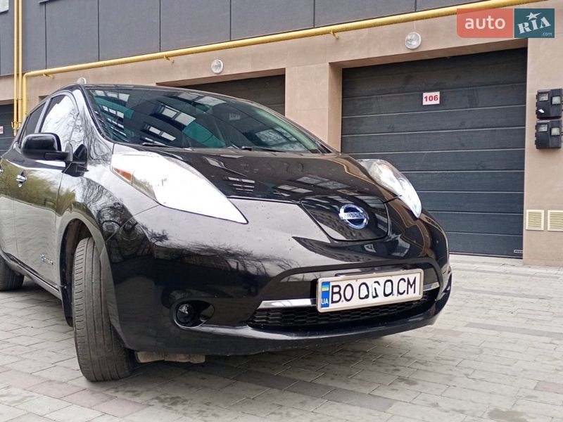 Хэтчбек Nissan Leaf 2015 в Тернополе
