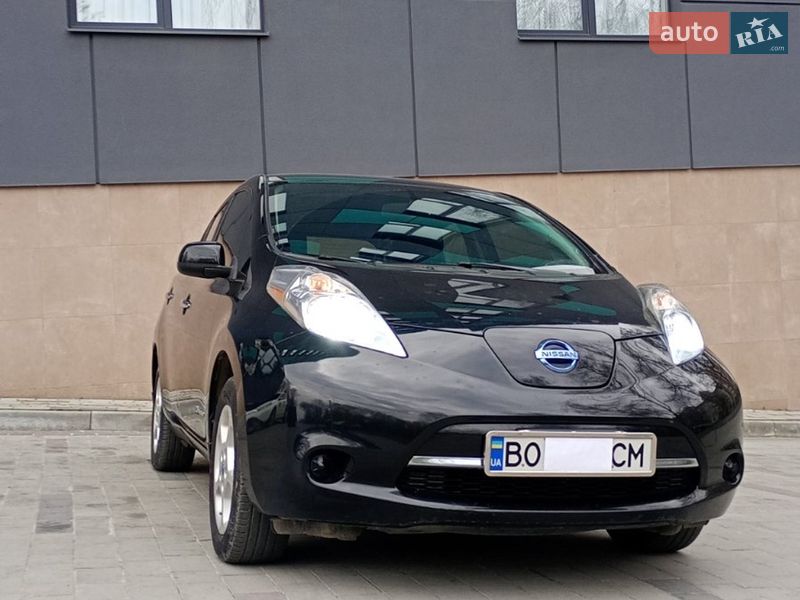 Хэтчбек Nissan Leaf 2015 в Тернополе