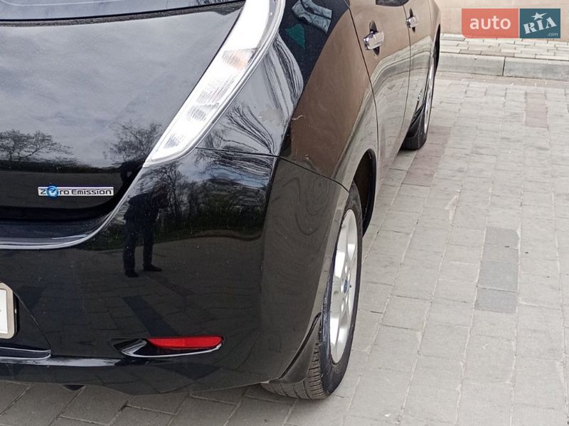 Хэтчбек Nissan Leaf 2015 в Тернополе