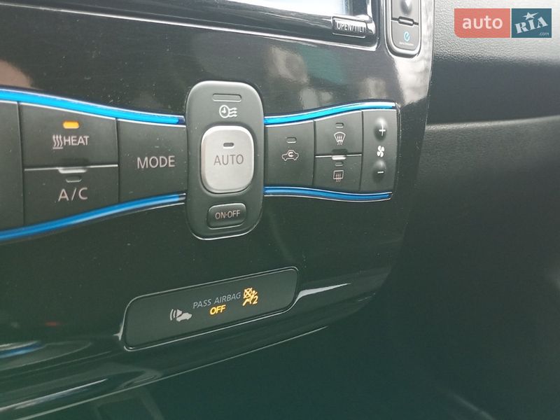 Хэтчбек Nissan Leaf 2015 в Тернополе