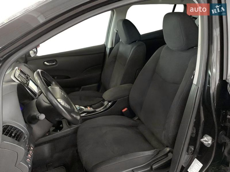 Хэтчбек Nissan Leaf 2015 в Киеве