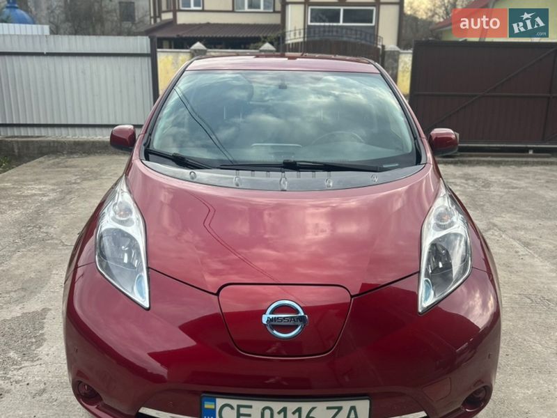 Хетчбек Nissan Leaf 2015 в Чернівцях