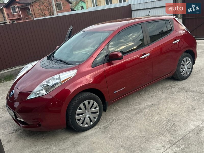 Хетчбек Nissan Leaf 2015 в Чернівцях
