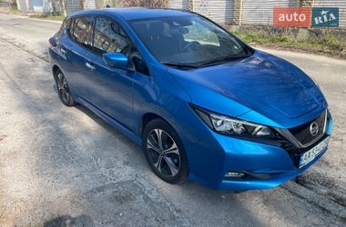 Хэтчбек Nissan Leaf 2021 в Киеве