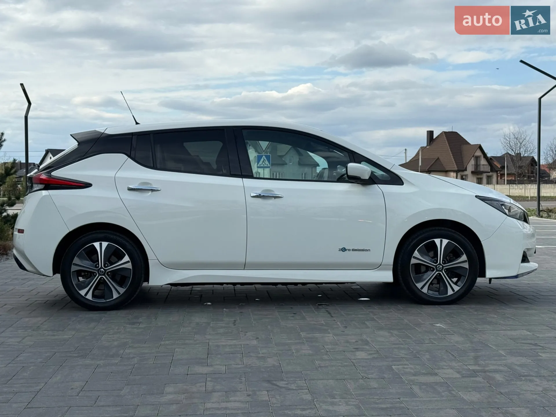 2020 Nissan Leaf - мініатюра 9