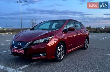 Хетчбек Nissan Leaf 2018 в Чернівцях