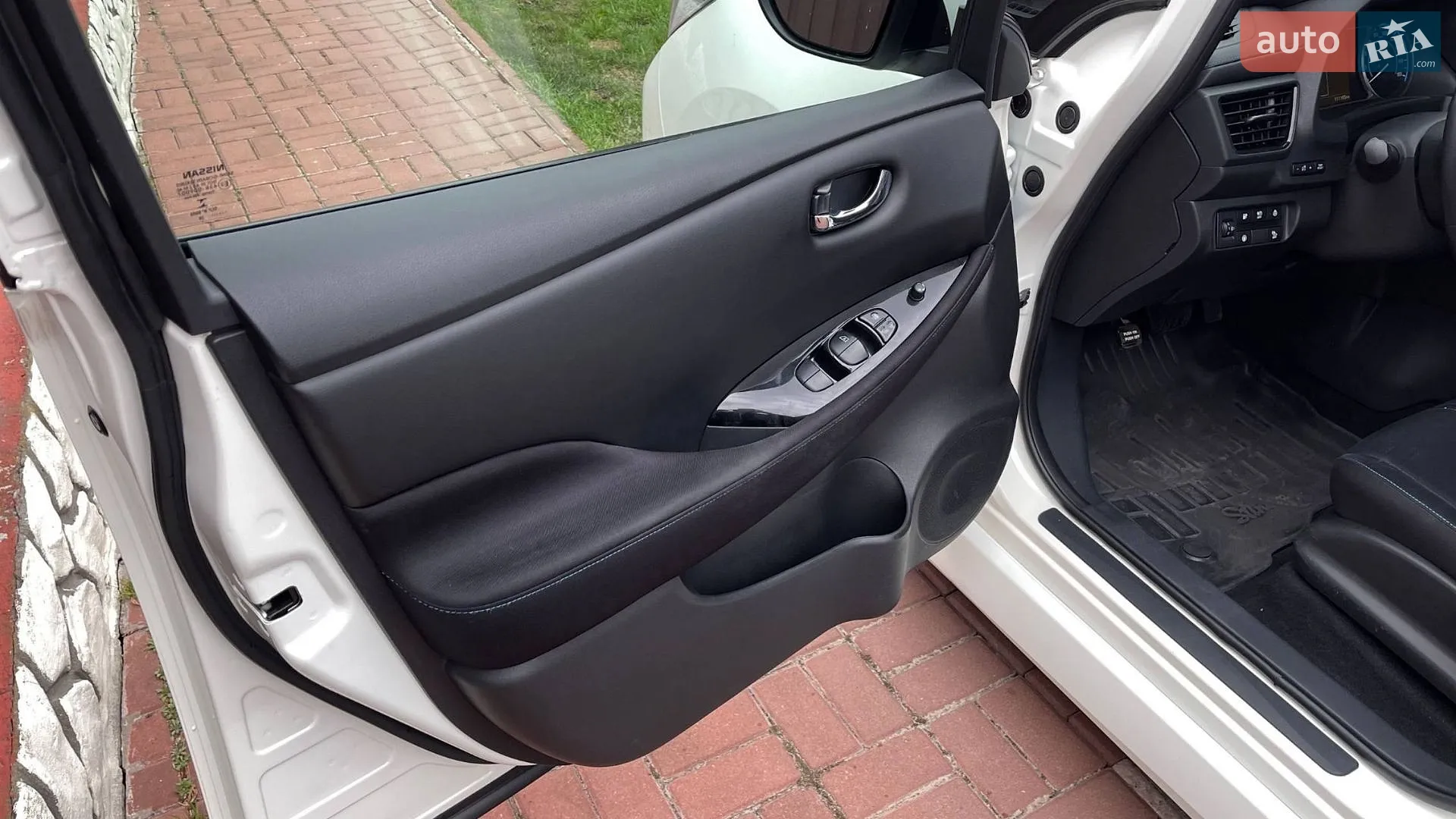 2020 Nissan Leaf - мініатюра 17