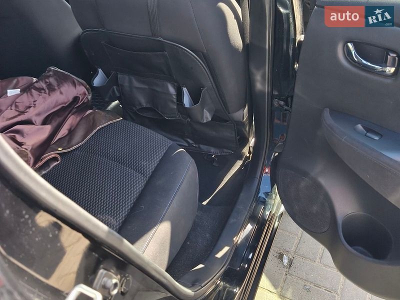 Хэтчбек Nissan Leaf 2014 в Ивано-Франковске
