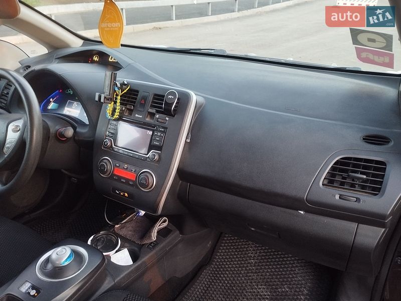 Хэтчбек Nissan Leaf 2016 в Одессе