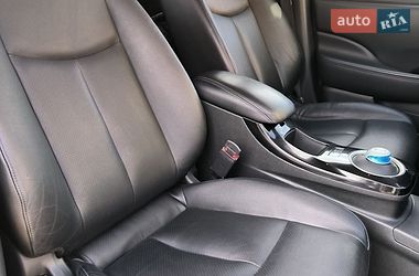 Хэтчбек Nissan Leaf 2014 в Гайвороне