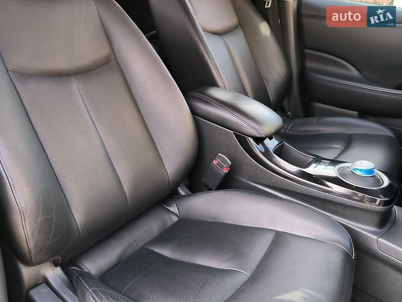 Хэтчбек Nissan Leaf 2014 в Гайвороне
