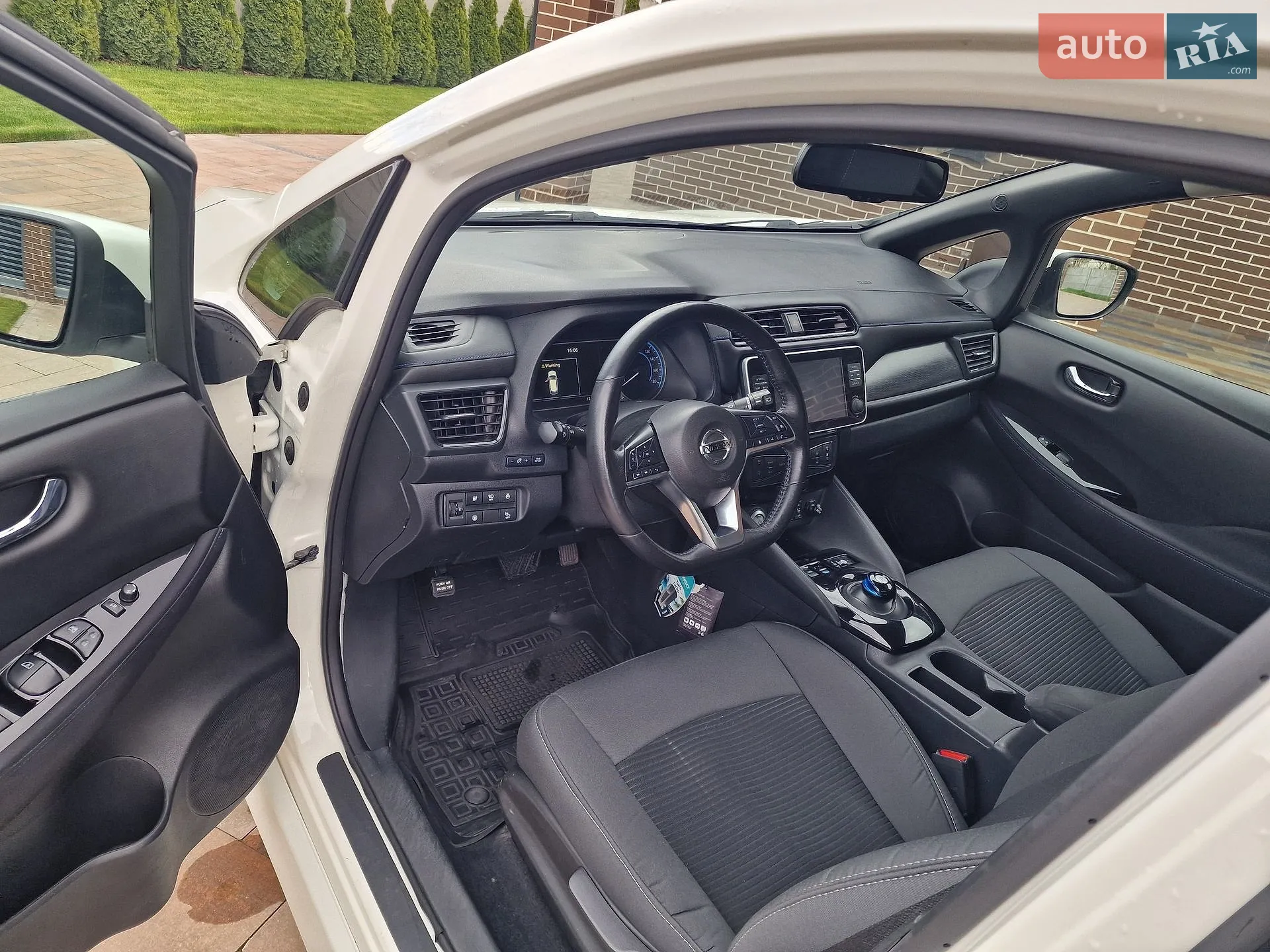 2020 Nissan Leaf - мініатюра 10