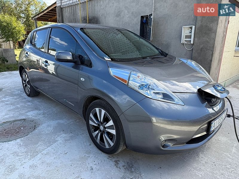 Хетчбек Nissan Leaf 2015 в Ірпені