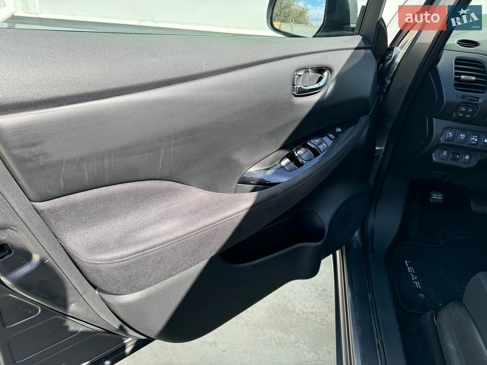 2014 Nissan Leaf - мініатюра 34
