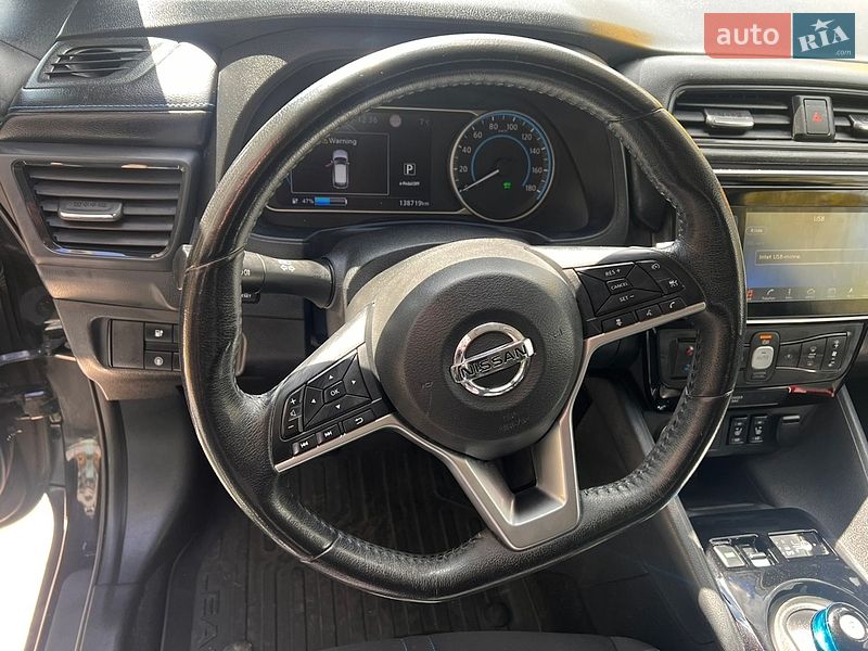 Хэтчбек Nissan Leaf 2018 в Кропивницком