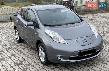 Хэтчбек Nissan Leaf 2014 в Корце