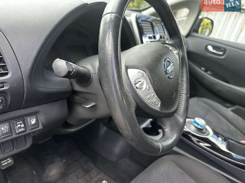 Хэтчбек Nissan Leaf 2014 в Львове
