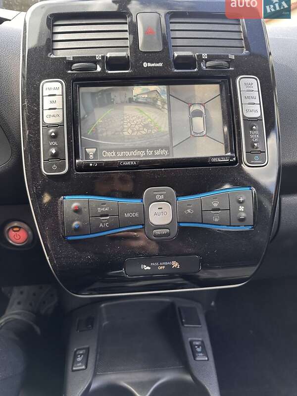 Хэтчбек Nissan Leaf 2014 в Львове