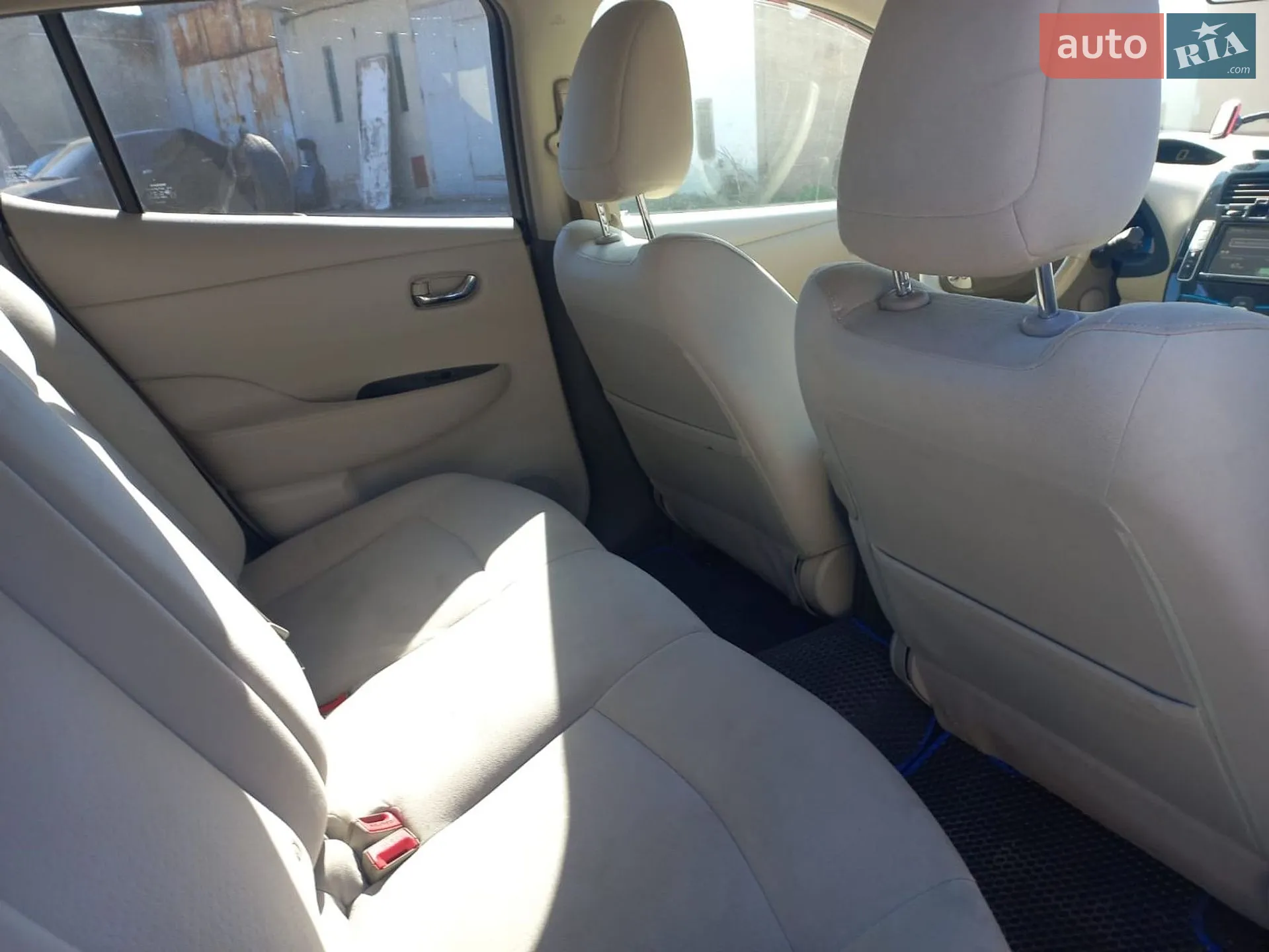 2012 Nissan Leaf - мініатюра 10