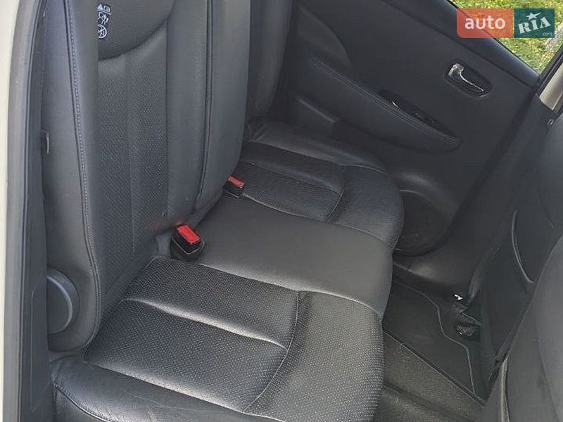Хетчбек Nissan Leaf 2015 в Рівному