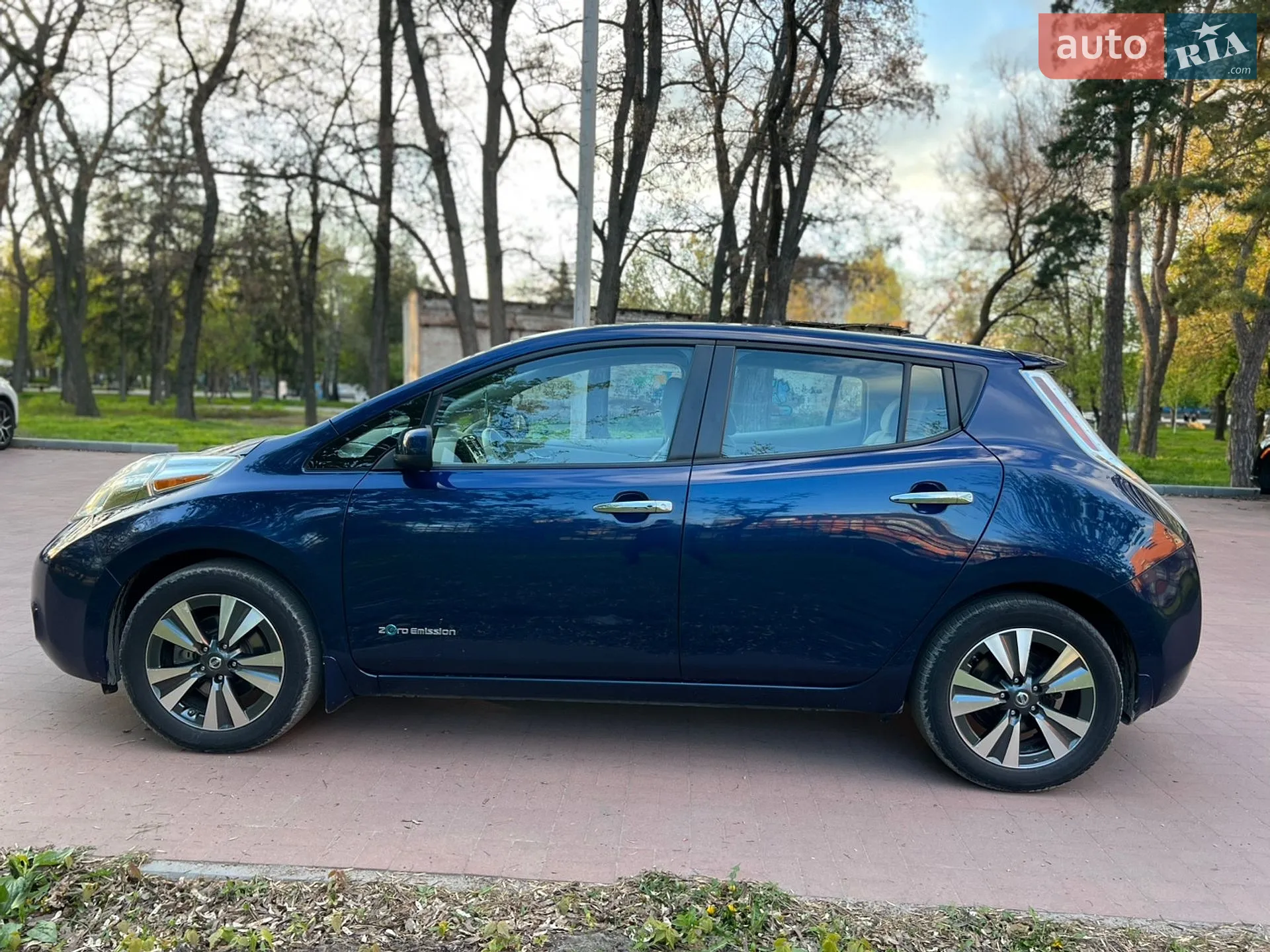 2016 Nissan Leaf - мініатюра 2