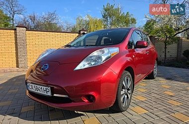 Хетчбек Nissan Leaf 2015 в Черкасах