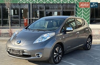 Хэтчбек Nissan Leaf 2016 в Городке