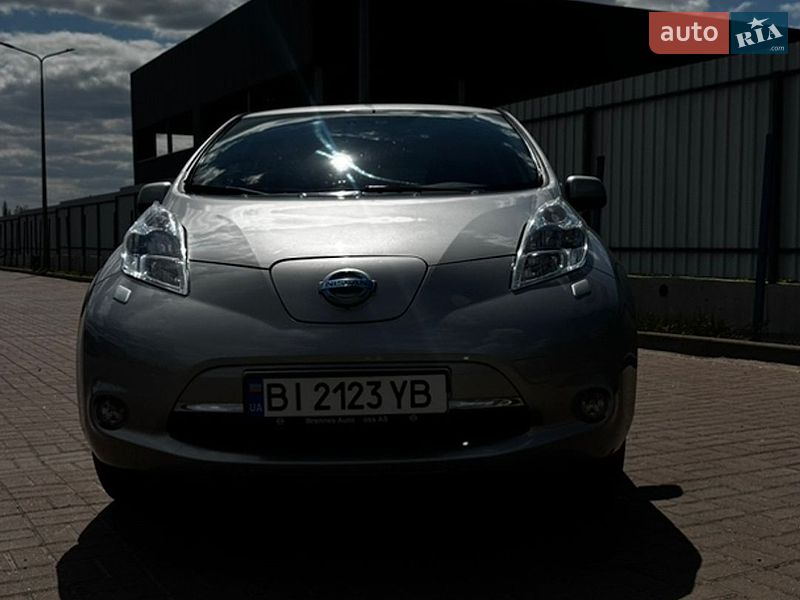 Хетчбек Nissan Leaf 2014 в Полтаві
