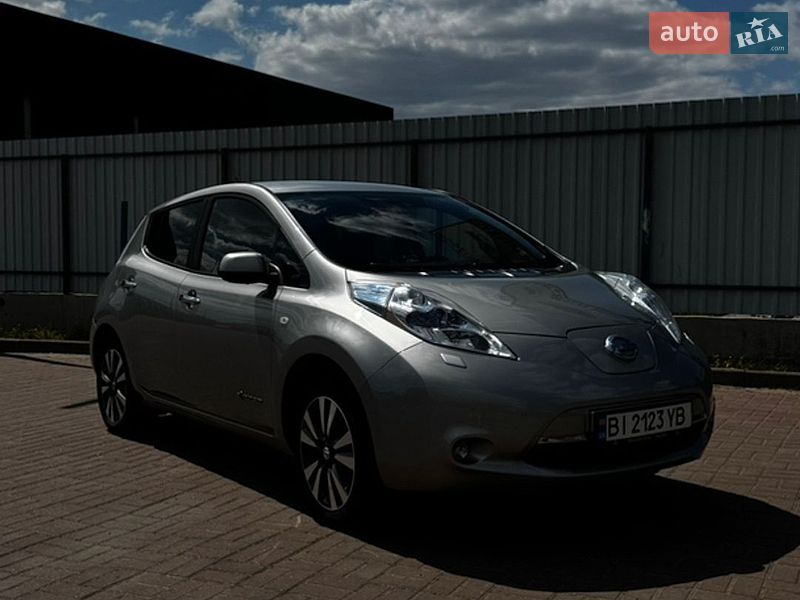 Хетчбек Nissan Leaf 2014 в Полтаві