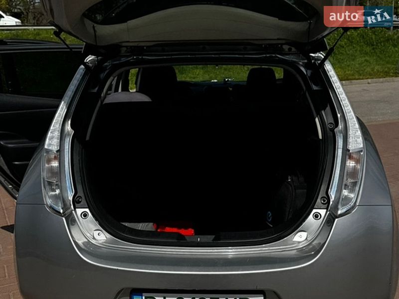 Хетчбек Nissan Leaf 2014 в Полтаві