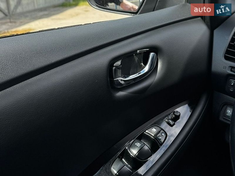 Хетчбек Nissan Leaf 2014 в Полтаві