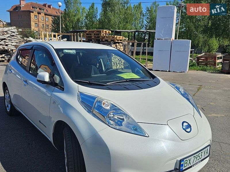 Хэтчбек Nissan Leaf 2017 в Киеве