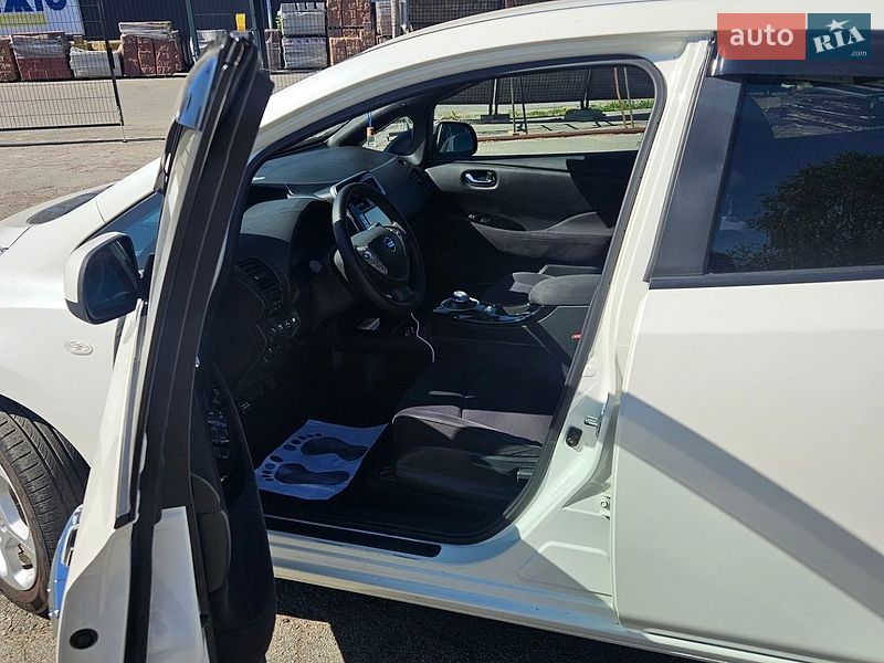 Хэтчбек Nissan Leaf 2017 в Киеве