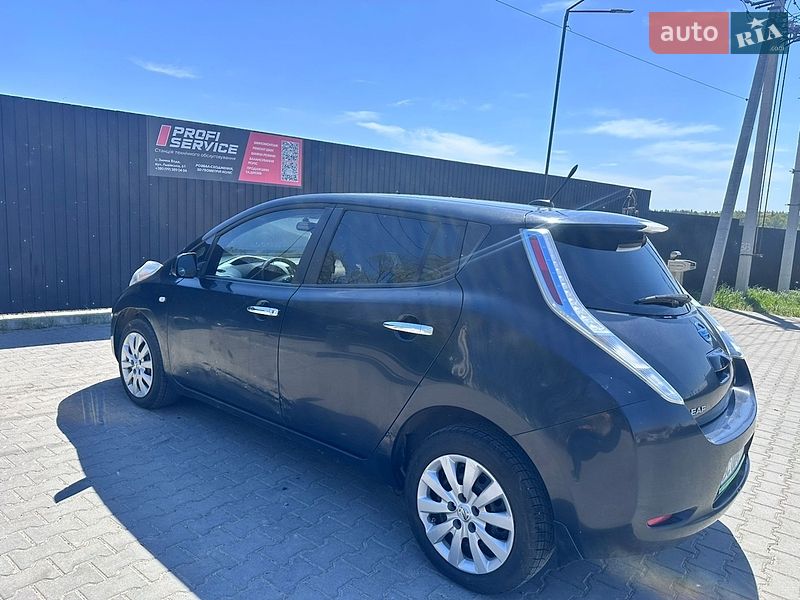 Хэтчбек Nissan Leaf 2014 в Львове