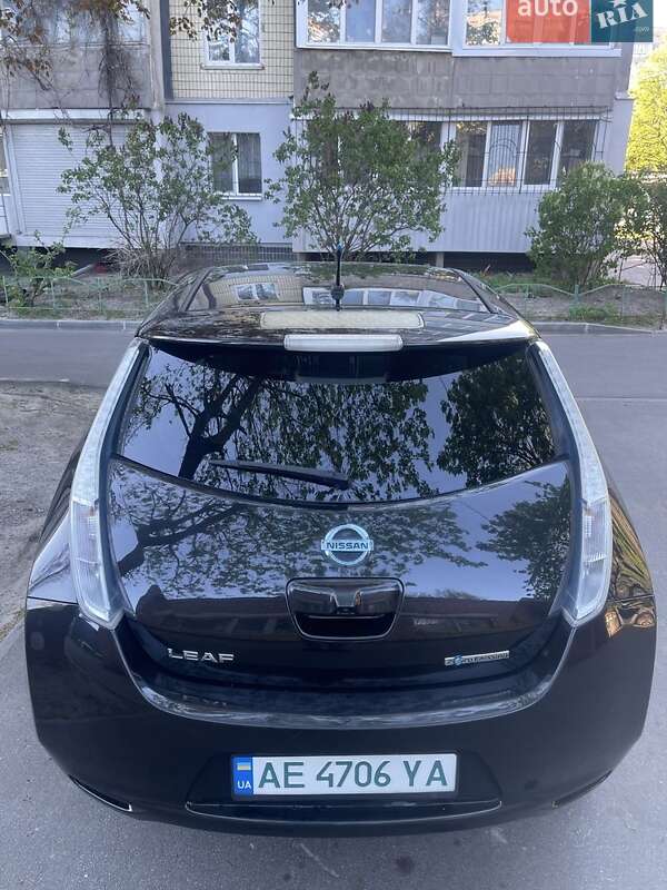 Хэтчбек Nissan Leaf 2014 в Днепре