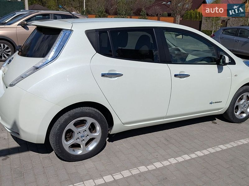 Хэтчбек Nissan Leaf 2012 в Виннице