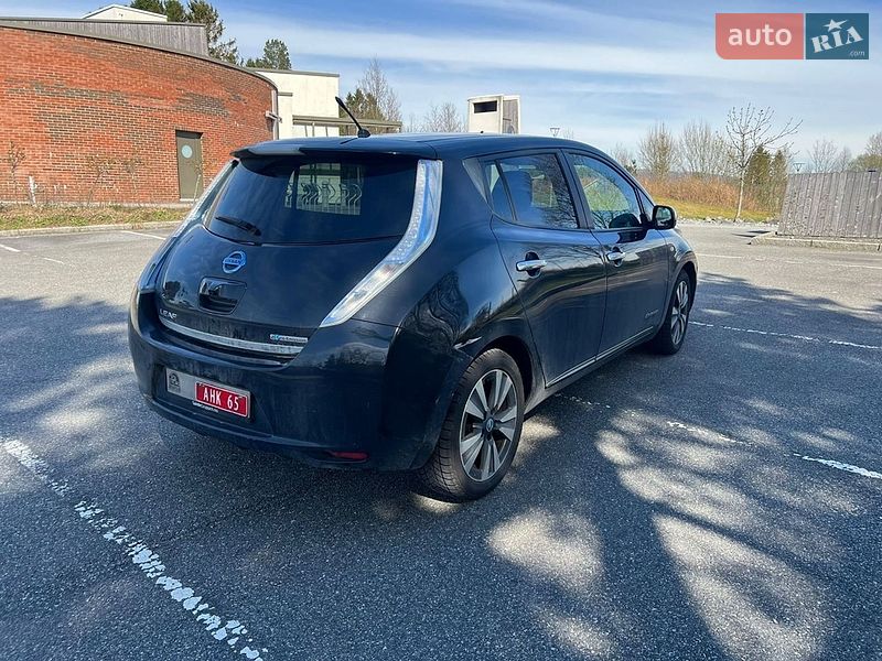 Хэтчбек Nissan Leaf 2014 в Умани
