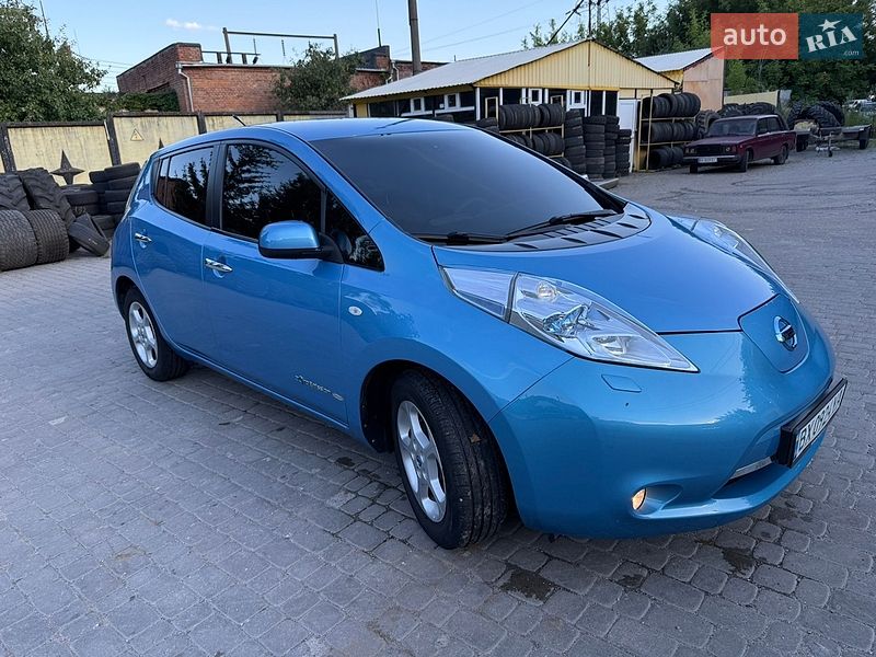 Хэтчбек Nissan Leaf 2012 в Хмельницком