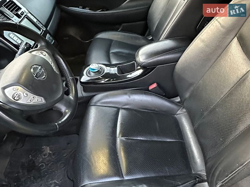 Хэтчбек Nissan Leaf 2016 в Днепре