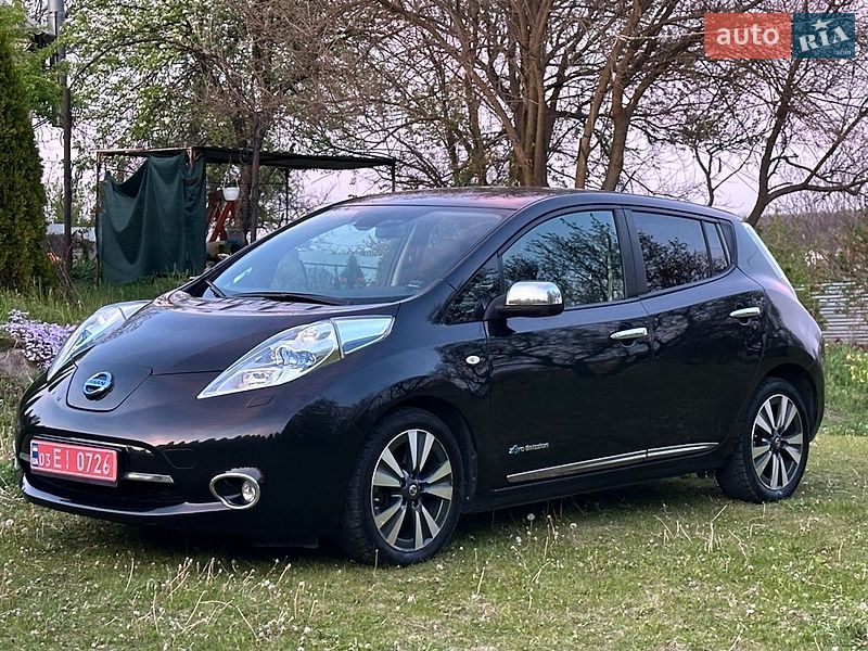 Хэтчбек Nissan Leaf 2016 в Днепре