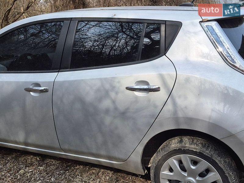 Хэтчбек Nissan Leaf 2014 в Киеве