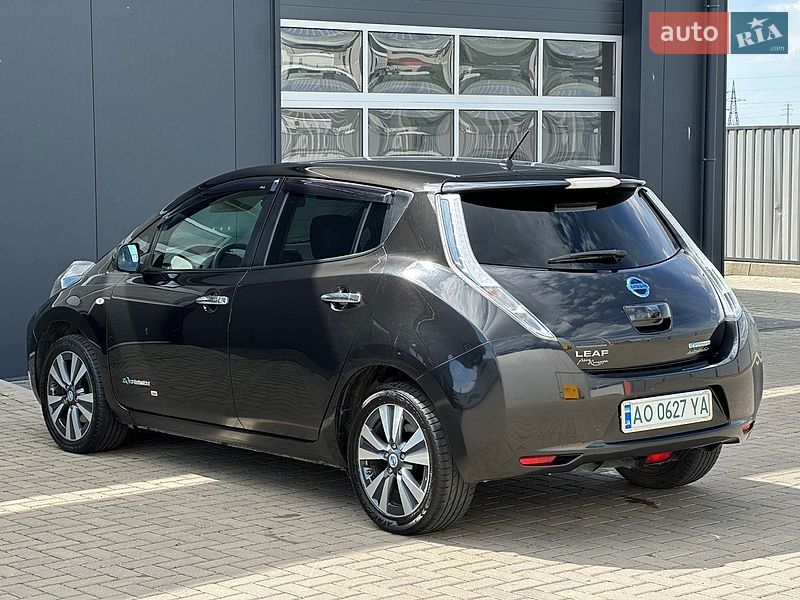 Хэтчбек Nissan Leaf 2014 в Мукачево
